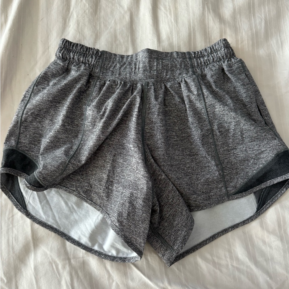 Lululemon 4” Hotty Hot shorts